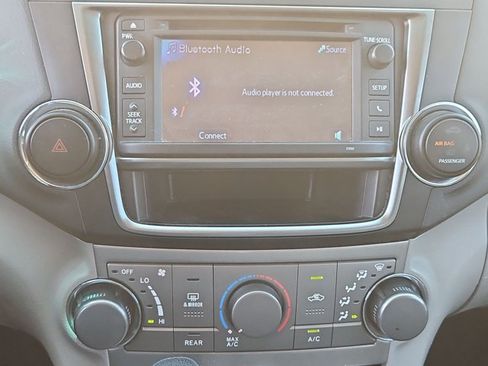 Used 2013 Toyota Highlander Plus FWD image 15