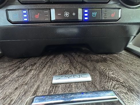 Used 2017 Ford F450 Lariat w/ Lariat Ultimate Package AWD/4WD image 19