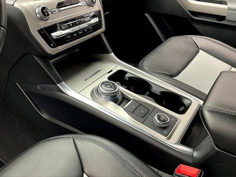 Used 2023 Ford Explorer XLT w/ Equipment Group 202A image 15