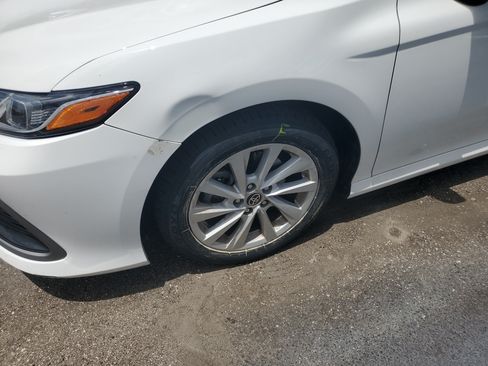Certified 2022 Toyota Camry LE FWD image 4