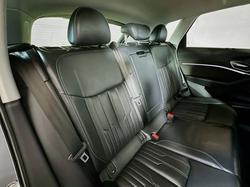 Used 2019 Audi e-tron Prestige w/ Prestige Package image 27