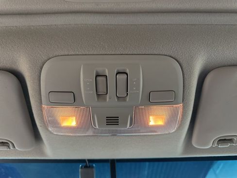 Used 2013 Subaru Crosstrek 2.0i Limited image 22