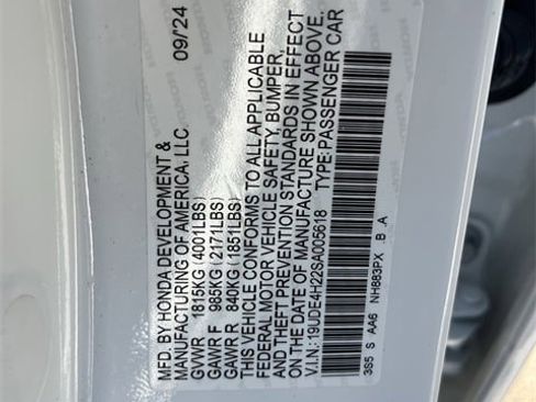 Certified 2025 Acura Integra Base image 33