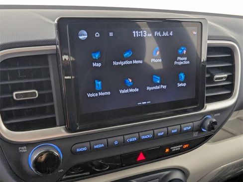 New 2025 Hyundai Venue Limited image 24