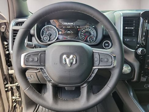 Used 2025 RAM 1500 Laramie AWD/4WD image 19