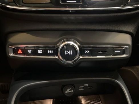 Used 2025 Volvo XC40 B5 Core AWD/4WD image 59