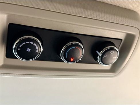 Used 2019 Dodge Grand Caravan SE image 20