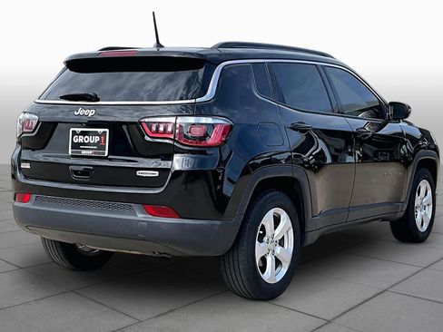 Used 2018 Jeep Compass Latitude FWD image 14