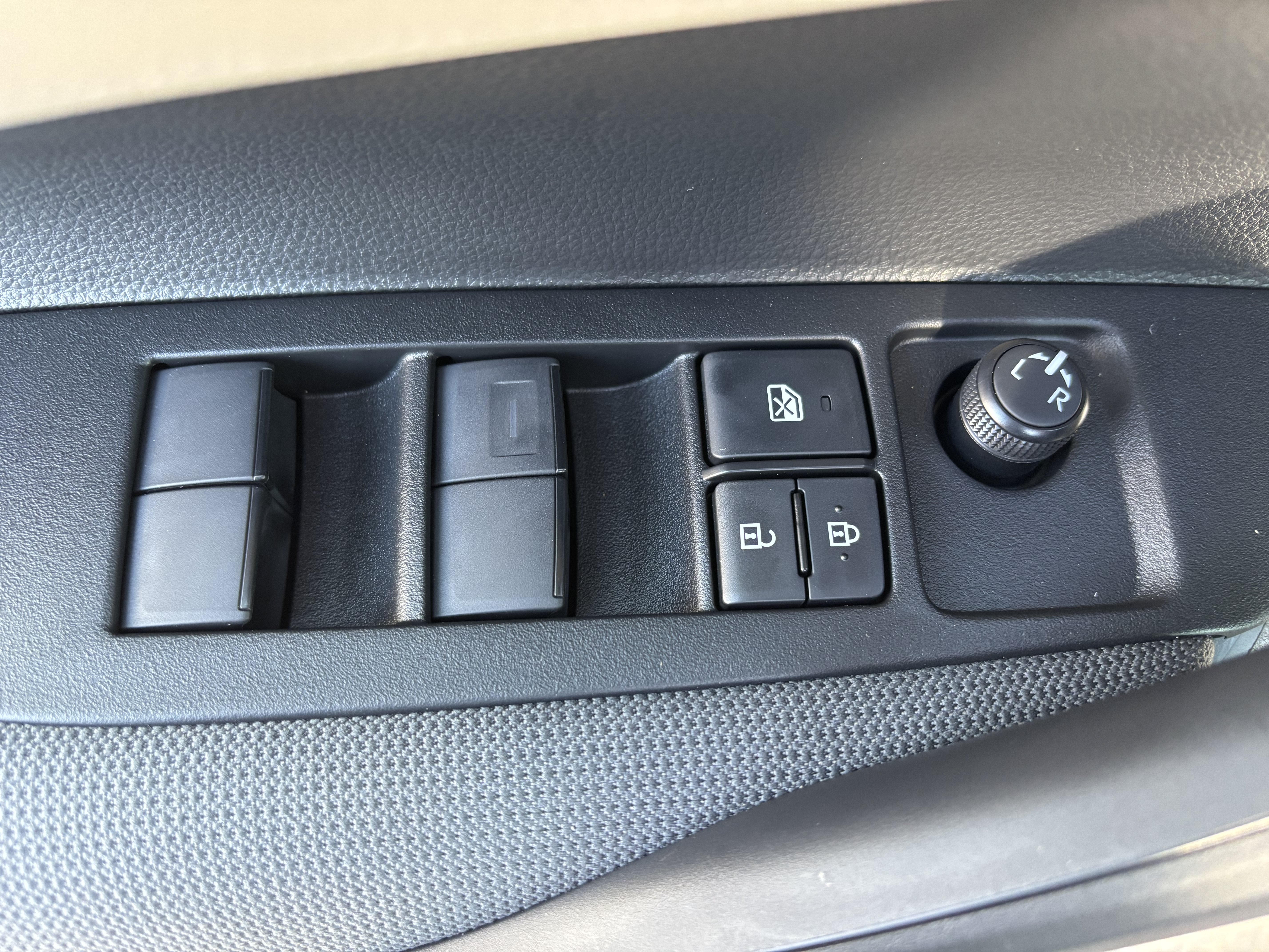 Used 2026 Toyota Corolla LE w/ LE Premium Package FWD image 17