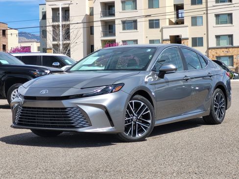 Used 2026 Toyota Camry XLE image 1