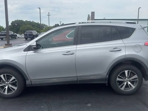 Used 2016 Toyota RAV4 XLE FWD image 2