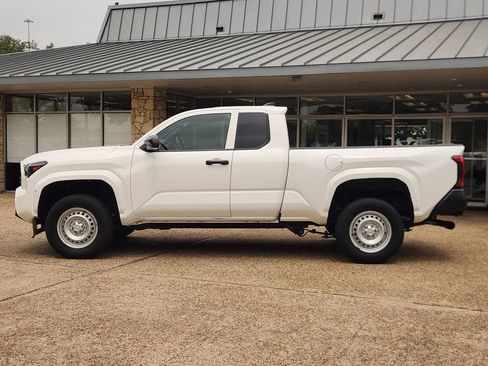 Used 2024 Toyota Tacoma SR RWD image 4
