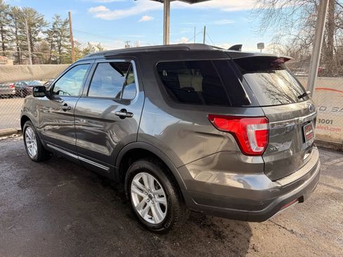 Used 2019 Ford Explorer XLT AWD/4WD image 55