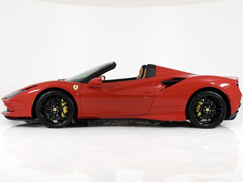 Certified 2022 Ferrari F8 Tributo RWD image 6