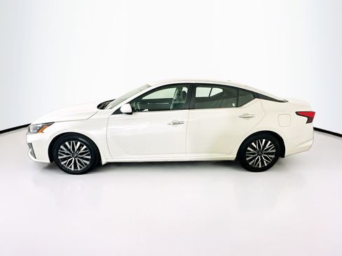 Used 2023 Nissan Altima 2.5 SV image 4