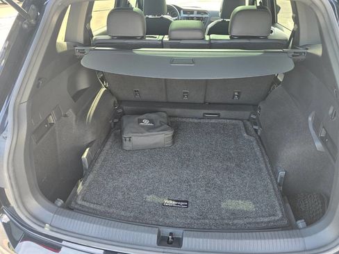 Used 2021 Volkswagen Tiguan SE image 26