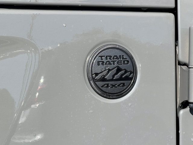 Used 2023 Jeep Gladiator Sport AWD/4WD image 43