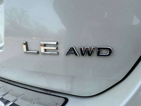 Used 2010 Nissan Murano LE AWD/4WD image 11