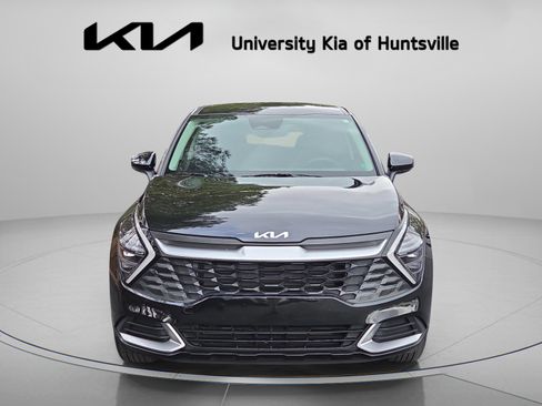 Used 2025 Kia Sportage LX image 2