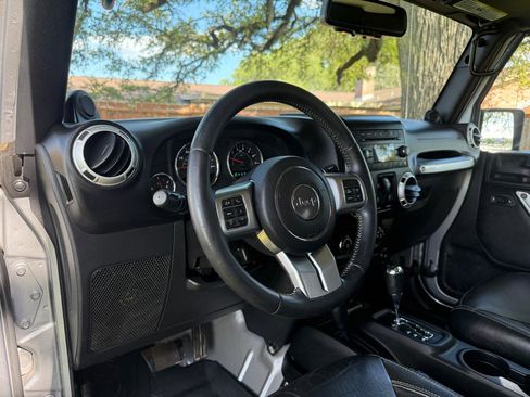 Used 2014 Jeep Wrangler Sport image 13