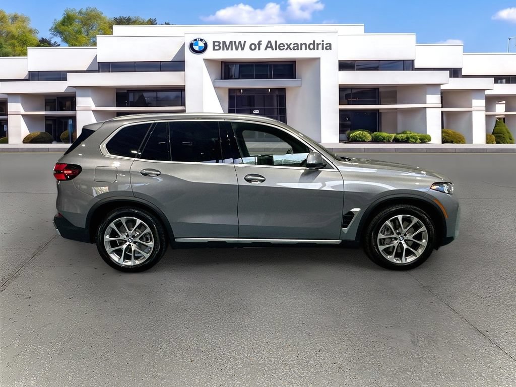Used 2026 BMW X5 xDrive50e w/ Executive Package AWD/4WD image 4
