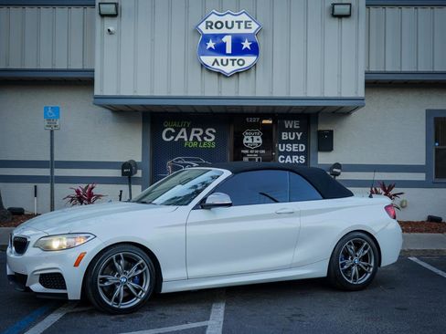 Used 2016 BMW M235i Convertible image 3