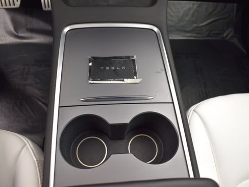 Used 2022 Tesla Model Y Performance AWD/4WD image 11