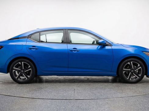 Used 2025 Nissan Sentra SV FWD image 11