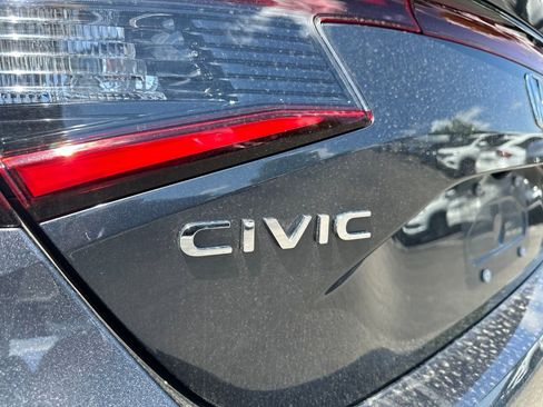 Used 2024 Honda Civic EX-L image 4