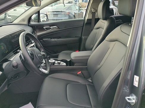 Used 2025 Kia Sportage EX image 13