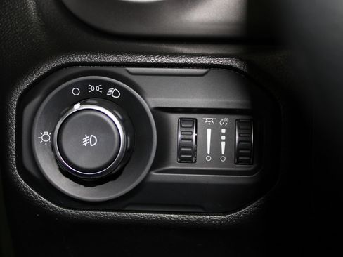 Used 2021 Jeep Wrangler Unlimited Sport AWD/4WD image 38