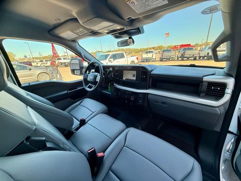 New 2026 Ford F250 XL w/ FX4 Off-Road Package image 6