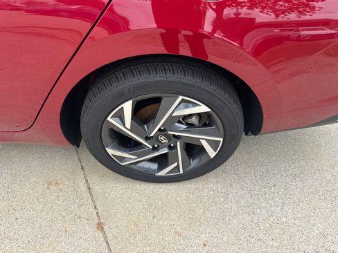 Certified 2025 Hyundai Elantra Sport FWD image 19