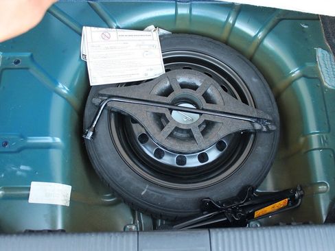 Used 2010 Ford Focus SE FWD image 18