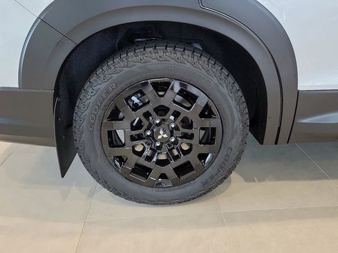 New 2025 Mitsubishi Outlander Trail Edition image 5