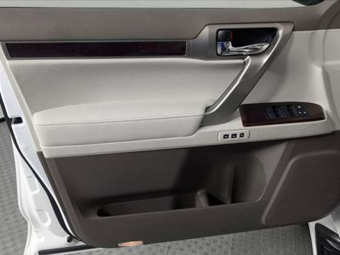Used 2018 Lexus GX 460 Luxury image 13