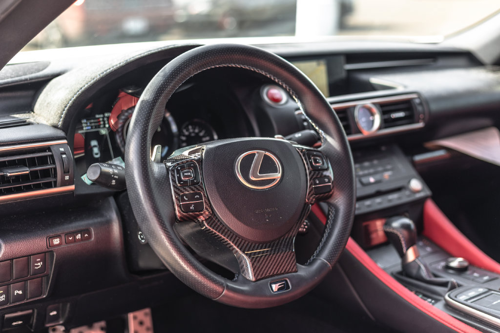Used 2015 Lexus RC F w/ Premium Package RWD image 8