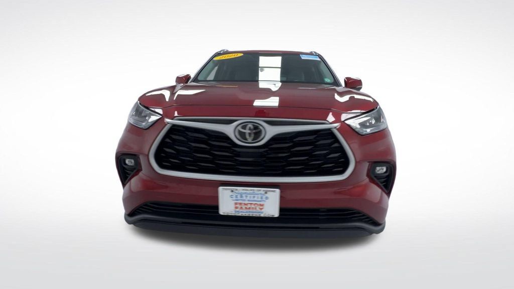 Used 2020 Toyota Highlander XLE AWD/4WD image 3