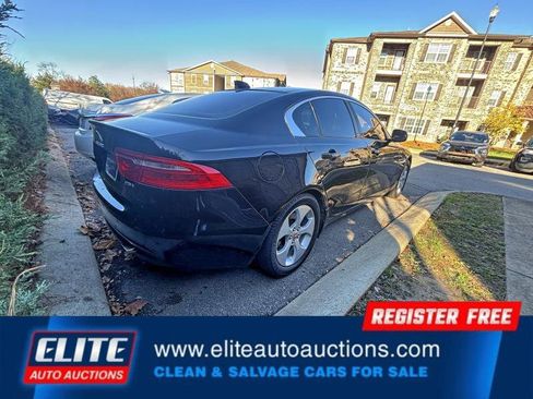 Used 2017 Jaguar XE image 8