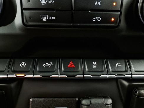 Used 2021 Chevrolet Silverado 1500 Custom AWD/4WD image 21