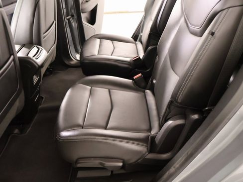 Used 2025 Cadillac XT6 Premium Luxury image 13