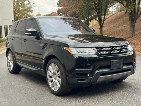 Used 2017 Land Rover Range Rover Sport SE image 5