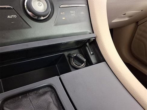 Used 2014 Ford Taurus SEL w/ Equipment Group 201A image 24