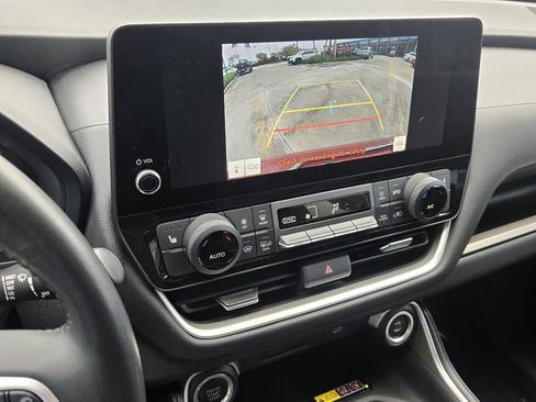 Used 2024 Toyota Grand Highlander AWD image 22