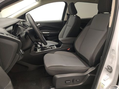 Used 2019 Ford Escape SE image 17