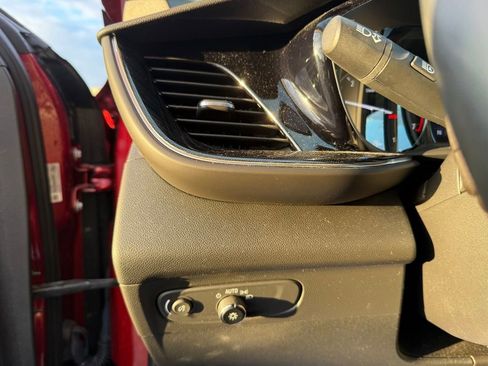 Used 2023 Buick Envision Preferred image 14