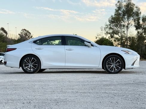 Used 2023 Lexus ES 300h w/ Premium Package FWD image 6