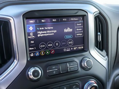 Used 2021 GMC Sierra 1500 SLT image 16