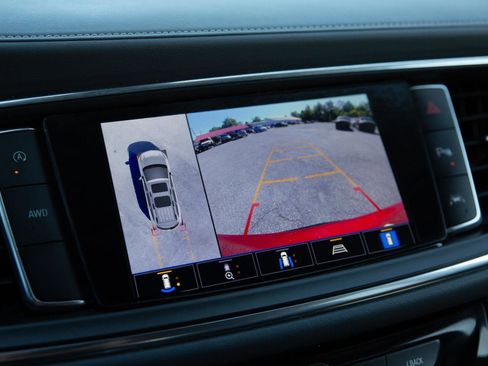 Used 2024 Buick Enclave Premium image 17