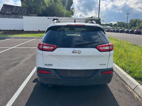Used 2014 Jeep Cherokee Latitude FWD image 9